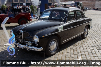 Alfa Romeo 1900 Super
Polizia di Stato
Squadra Mobile
Polizia 21633
Parole chiave: Alfa_Romeo 1900_Super POLIZIA21633