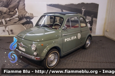 Fiat 500 C
Polizia di Stato
Esemplare esposto presso il Museo delle auto della Polizia di Stato
POLIZIA 31918
Parole chiave: Fiat 500_C