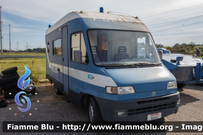 Fiat Ducato II serie
Polizia di Stato
Reparto Prevenzione Crimine
con vecchio logo
POLIZIA B6641
Parole chiave: Fiat Ducato_IIserie POLIZIAB6641