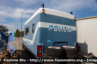 Fiat Ducato II serie
Polizia di Stato
Reparto Prevenzione Crimine
con vecchio logo
POLIZIA B6641
Parole chiave: Fiat Ducato_IIserie POLIZIAB6641