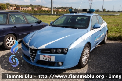 Alfa Romeo 159
Polizia di Stato
Squadra Volante
POLIZIA F5423
Parole chiave: Alfa_Romeo 159 POLIZIAF5423