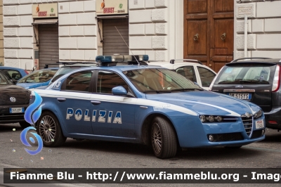 Alfa Romeo 159
Polizia di Stato
Squadra Volante
POLIZIA F5434
Parole chiave: Alfa_Romeo 159 POLIZIAF5434