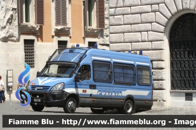 Iveco Daily IV serie
Polizia di Stato
Reparto Mobile
POLIZIA F7858
Parole chiave: Iveco Daily_IVserie POLIZIAF7858