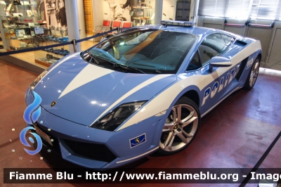 Lamborghini Gallardo
Polizia di Stato
Polizia Stradale
Esemplare esposto presso il Museo delle auto della Polizia di Stato
POLIZIA F8743
Parole chiave: Lamborghini Gallardo POLIZIAF8743