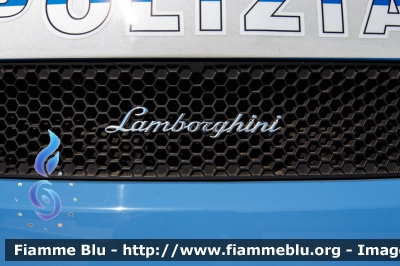 Lamborghini Gallardo
Polizia di Stato
Polizia Stradale
Polizia F8743

In esposizione al
50° ANPS
Parole chiave: Lamborghini Gallardo POLIZIAF8743