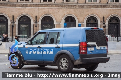 Land-Rover Discovery 3
Polizia di Stato
Squadra Volante
Unità Operativa di Primo Intervento
POLIZIA F9471
Parole chiave: Land-Rover Discovery_3 POLIZIAF9471