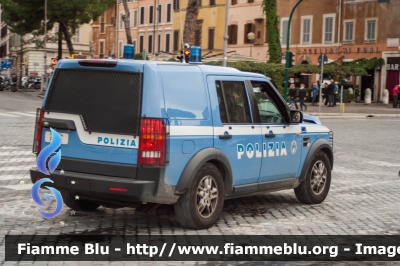 Land Rover Discovery 3
Polizia di Stato
Squadra Volante
Unità Operativa di Primo Intervento
POLIZIA F9476
Parole chiave: Land Rover_Discovery_3 poliziaF9476