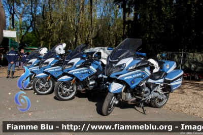 Bmw R1200RT II serie
Polizia di Stato
Polizia Stradale
POLIZIA G2416
Parole chiave: Bmw R1200RT_II_serie POLIZIAG2416