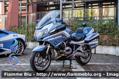 Bmw R1200RT II serie
Polizia di Stato
Polizia Stradale
POLIZIA G2421

70° Polizia Stradale
con logo celebrativo
Parole chiave: Bmw R1200RT_IIserie POLIZIAG2421