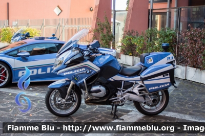 Bmw R1200RT II serie
Polizia di Stato
Polizia Stradale
POLIZIA G2421

70° Polizia Stradale
con logo celebrativo
Parole chiave: Bmw R1200RT_IIserie POLIZIAG2421