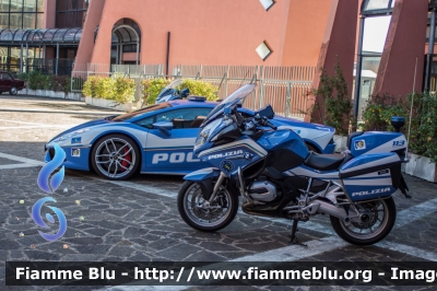 Bmw R1200RT II serie
Polizia di Stato
Polizia Stradale
POLIZIA G2421

70° Polizia Stradale
con logo celebrativo
Parole chiave: Bmw R1200RT_IIserie POLIZIAG2421