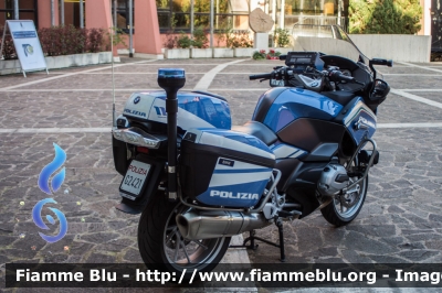 Bmw R1200RT II serie
Polizia di Stato
Polizia Stradale
POLIZIA G2421

70° Polizia Stradale
con logo celebrativo
Parole chiave: Bmw R1200RT_IIserie POLIZIAG2421