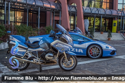 BMW R1200RT II serie
Polizia di Stato
Polizia Stradale
POLIZIA G2659

70° Polizia Stradale
con logo celebrativo
Parole chiave: BMW R1200RT_IIserie POLIZIAG2659