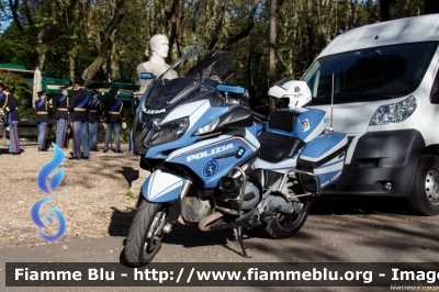 Bmw R1200RT II serie
Polizia di Stato
Polizia Stradale
POLIZIA G2666
Parole chiave: Bmw R1200RT_II_serie POLIZIAG2666