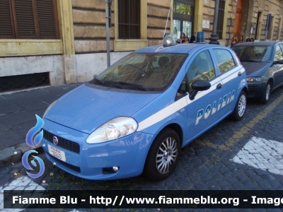 Fiat Grande Punto
Polizia di Stato
POLIZIA H0240
Parole chiave: Fiat Grande_Punto POLIZIAH0240