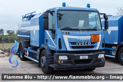 Iveco EuroCargo 180E30 III serie
Polizia di Stato
Servizio Aereo
Autorifornitore in servizio presso il 1° Reparto Volo Roma
POLIZIA H0860
Parole chiave: Iveco EuroCargo_180E30_IIIserie POLIZIAH0860