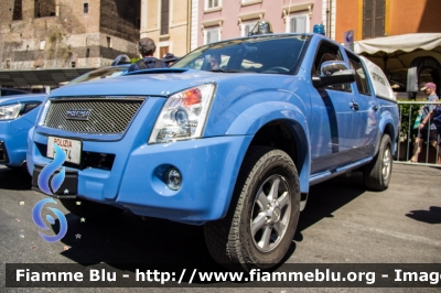 Isuzu D-Max I serie restyle
Polizia di Stato
Artificieri
Allestita Maritan
Decorazione Grafica Artlantis
POLIZIA H2974
Parole chiave: Isuzu D-Max_I_serie_restyle POLIZIAH2974 Festa_Della_Repubblica_2017