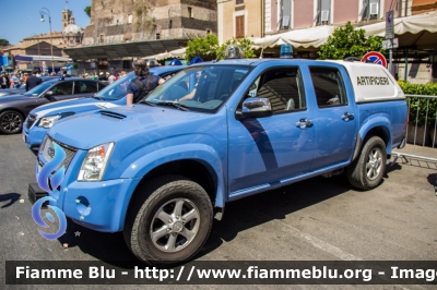 Isuzu D-Max I serie restyle
Polizia di Stato
Artificieri
Allestita Maritan
Decorazione Grafica Artlantis
POLIZIA H2974
Parole chiave: Isuzu D-Max_I_serie_restyle POLIZIAH2974 Festa_Della_Repubblica_2017