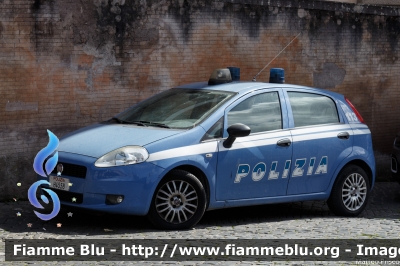 Fiat Grande Punto
Polizia di Stato
POLIZIA H4558
Parole chiave: Fiat Grande_Punto POLIZIAH4558