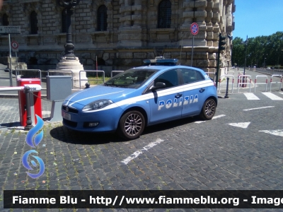 Fiat Nuova Bravo
Polizia di Stato
Squadra Volante
POLIZIA H5966
Parole chiave: Fiat Nuova_Bravo POLIZIAH5966