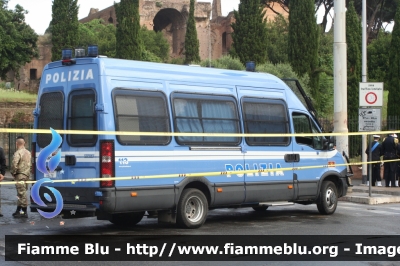 Iveco Daily V serie
Polizia di Stato
Reparto Mobile
POLIZIA H8479
Parole chiave: Iveco Daily_Vserie POLIZIAH8479