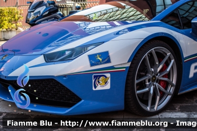 Lamborghini Huracan LP 610-4
Polizia Di Stato
Polizia Stradale
Allestimento Lamborghini
Decorazione Grafica Artlantis
POLIZIA H8862

70° Polizia Stradale
con logo celebrativo
Parole chiave: Lamborghini Huracan_LP_610-4 POLIZIAH8862