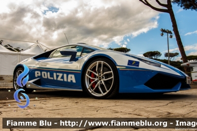 Lamborghini Huracan LP 610-4
Polizia Di Stato
Polizia Stradale
Allestimento Lamborghini
Decorazione Grafica Artlantis
POLIZIA H8862
Parole chiave: Lamborghini Huracan_LP 610-4 POLIZIAH8862