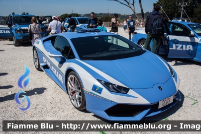 Lamborghini Huracan LP 610-4
Polizia Di Stato
Polizia Stradale
Allestimento Lamborghini
Decorazione Grafica Artlantis
POLIZIA H8862
Parole chiave: Lamborghini Huracan_LP_610-4 POLIZIAH8862 festa_polizia_2017