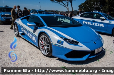 Lamborghini Huracan LP 610-4
Polizia Di Stato
Polizia Stradale
Allestimento Lamborghini
Decorazione Grafica Artlantis
POLIZIA H8862
Parole chiave: Lamborghini Huracan_LP_610-4 POLIZIAH8862 festa_polizia_2017