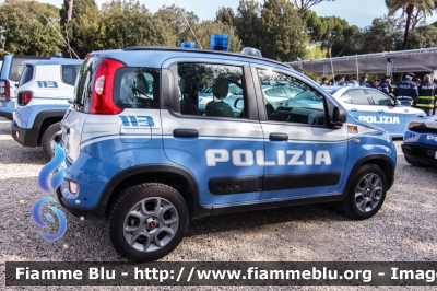 Fiat Nuova Panda 4x4 II serie
Polizia di Stato
Polizia Ferroviaria
Con logo celebrativo dei 110 anni della specialità
POLIZIA H9574
Parole chiave: Fiat Nuova_Panda_4x4_IIserie POLIZIAH9574 Festa_della_Polizia_2018