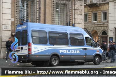 Iveco Daily V serie
Polizia di Stato
Reparto Mobile
*Nuova Livrea*
Allestito Sperotto
Decorazione Grafica Artlantis
POLIZIA H9650
Parole chiave: Iveco Daily_Vserie POLIZIAH9650