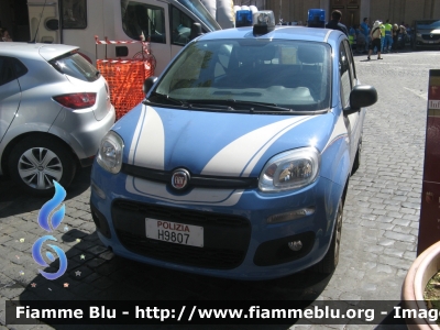 Fiat Nuova Panda II serie
Polizia di Stato
Allestito Nuova Carrozzeria Torinese
Decorazione Grafica Artlantis
POLIZIA H9807
Parole chiave: Fiat Nuova_Panda_II_serie POLIZIAH9807