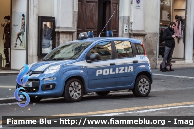 Fiat Nuova Panda II serie
Polizia di Stato
Allestito Nuova Carrozzeria Torinese
Decorazione Grafica Artlantis
POLIZIA H9881
Parole chiave: Fiat Nuova_Panda_II_serie POLIZIAH9881