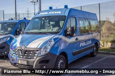 Renault Master V serie
Polizia di Stato
Allestito Focaccia
Decorazione grafica Artlantis
POLIZIA H9934
Parole chiave: Renault Master_Vserie POLIZIAH9934