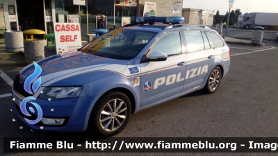 Skoda Octavia Wagon IV serie
Polizia di Stato
Polizia Stradale in servizio sulla rete autostradale di Autostrade per l'Italia
Seconda fornitura con la nuova livrea
Allestite Focaccia
Decorazione Grafica Artlantis
POLIZIA M0440
Parole chiave: Skoda Octavia_Wagon_IVserie POLIZIAM0440