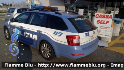 Skoda Octavia Wagon IV serie
Polizia di Stato
Polizia Stradale in servizio sulla rete autostradale di Autostrade per l'Italia
Seconda fornitura con la nuova livrea
Allestite Focaccia
Decorazione Grafica Artlantis
POLIZIA M0440
Parole chiave: Skoda Octavia_Wagon_IVserie POLIZIAM0440