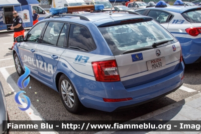 Skoda Octavia Wagon IV serie
Polizia di Stato
Polizia Autostradale in servizio sulla rete Autostrade per l'Italia SPA
Allestimento Focaccia
POLIZIA M0450

 campagna #seisicuro 2019
Parole chiave: Skoda Octavia_Wagon_IVserie POLIZIAM0450