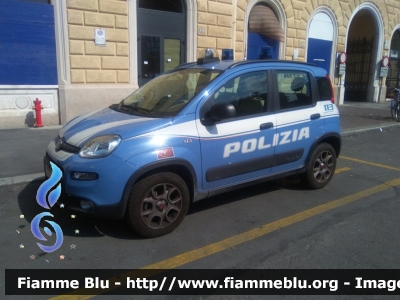 Fiat Nuova Panda 4x4 II serie
Polizia di Stato
Polizia Ferroviaria
POLIZIA M1027
Parole chiave: Fiat Nuova_Panda_4x4_IIserie POLIZIAM1027