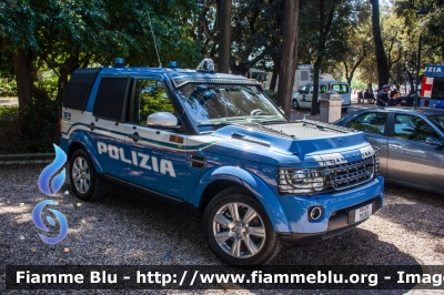 Land-Rover Discovery 4
Polizia di Stato
I° Reparto Mobile Roma
allestimento Marazzi
decorazione grafica Artlantis
POLIZIA M1283
Parole chiave: Land-Rover Discovery_4 POLIZIAM1283 festa_polizia_2017