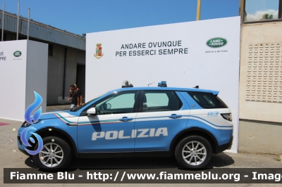 Land Rover Discovery Sport
Polizia di Stato
POLIZIA M1325
Parole chiave: Land_Rover Discovery_Sport POLIZIAM1325