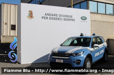 Land Rover Discovery Sport
Polizia di Stato
POLIZIA M1325
Parole chiave: Land_Rover Discovery_Sport POLIZIAM1325