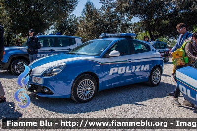 Alfa-Romeo Nuova Giulietta restyle
Polizia di Stato
Reparto Prevenzione Crimine
Allestita NCT Nuova Carrozzeria Torinese
POLIZIA M1347
Parole chiave: Alfa-Romeo Nuova_Giulietta_restyle PSM1347 festa_polizia_2017