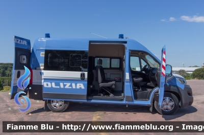 Fiat Ducato X290
Polizia di Stato
Unità Cinofile
POLIZIA M2201
Parole chiave: Fiat Ducato_X290 POLIZIAM2201