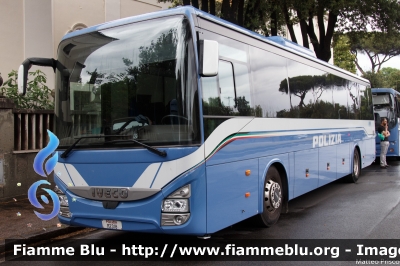 Iveco Crossway
Polizia di Stato
POLIZIA M2318
Parole chiave: Iveco Crossway POLIZIAM2318