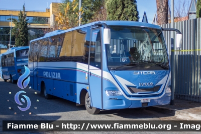 Iveco Sitcar Italo 100
Polizia di Stato
POLIZIA M2319
Parole chiave: Iveco_Sitcar Italo_100 POLIZIAM2319