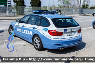 Bmw 320 Touring F31 II restyle
Polizia di Stato
Polizia Stradale
Allestimento Marazzi
Decorazione Grafica Artlantis
POLIZIA M2364
Parole chiave: Bmw 320_Touring_F31_II_restyle PSM2364