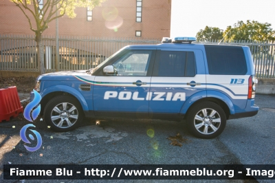 Land Rover Discovery 4
Polizia di Stato
Squadra Volante
Unità Operativa di Primo Intervento
POLIZIA M2631
Parole chiave: Land_Rover Discovery_4 POLIZIAM2631