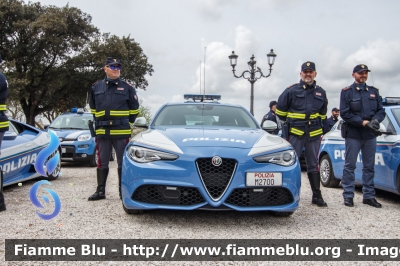 Alfa Romeo Nuova Giulia Q4
Polizia di Stato
Polizia Stradale
POLIZIA M2700
Parole chiave: Alfa-Romeo Nuova_Giulia_Q4 POLIZIA M2700 Festa_della_Polizia_2018