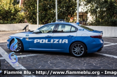 Alfa Romeo Nuova Giulia Q4
Polizia di Stato
Polizia Stradale
POLIZIA M2701

70° Polizia Stradale
con logo celebrativo
Parole chiave: Alfa_Romeo Nuova_Giulia_Q4 POLIZIAM2701