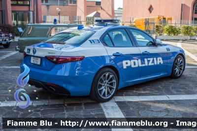 Alfa Romeo Nuova Giulia Q4
Polizia di Stato
Polizia Stradale
POLIZIA M2701

70° Polizia Stradale
con logo celebrativo
Parole chiave: Alfa_Romeo Nuova_Giulia_Q4 POLIZIAM2701